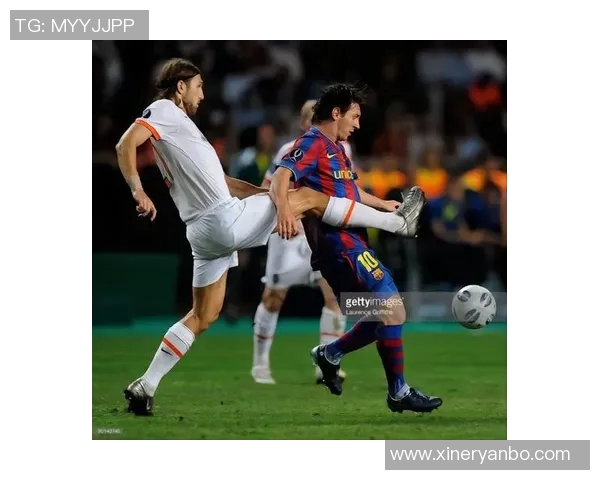 足球球星赛前热身全景解析展现力量速度与激情瞬间